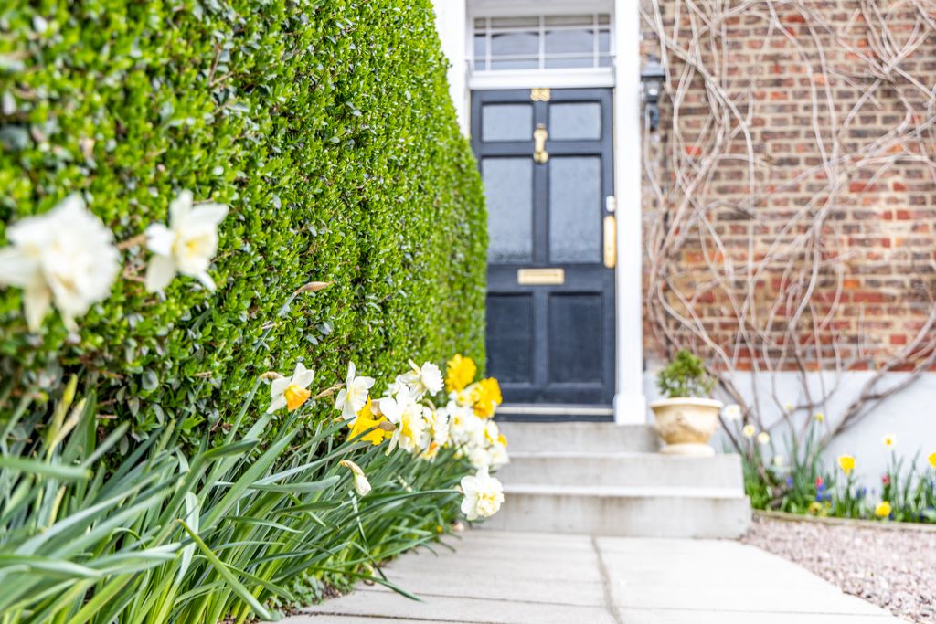 Property photo 3 of 34