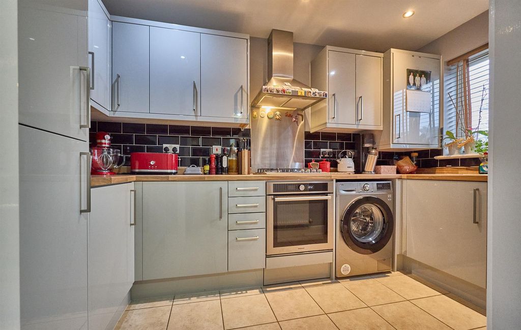 Property photo 3 of 15 Fitted Kitchen To Front