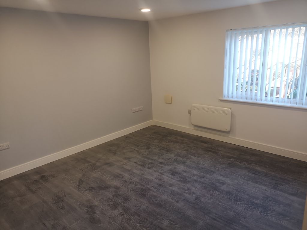 Property photo 2 of 7 Living Room