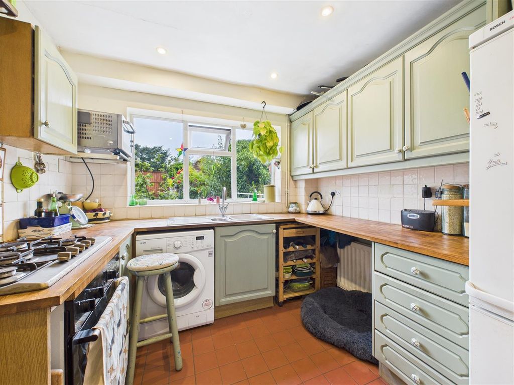 Property photo 3 of 17 Cam02453G0-Pr0099-Still005.Jpg