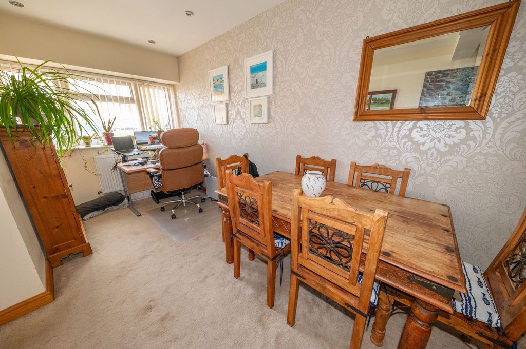 Property photo 3 of 14 Photo 2