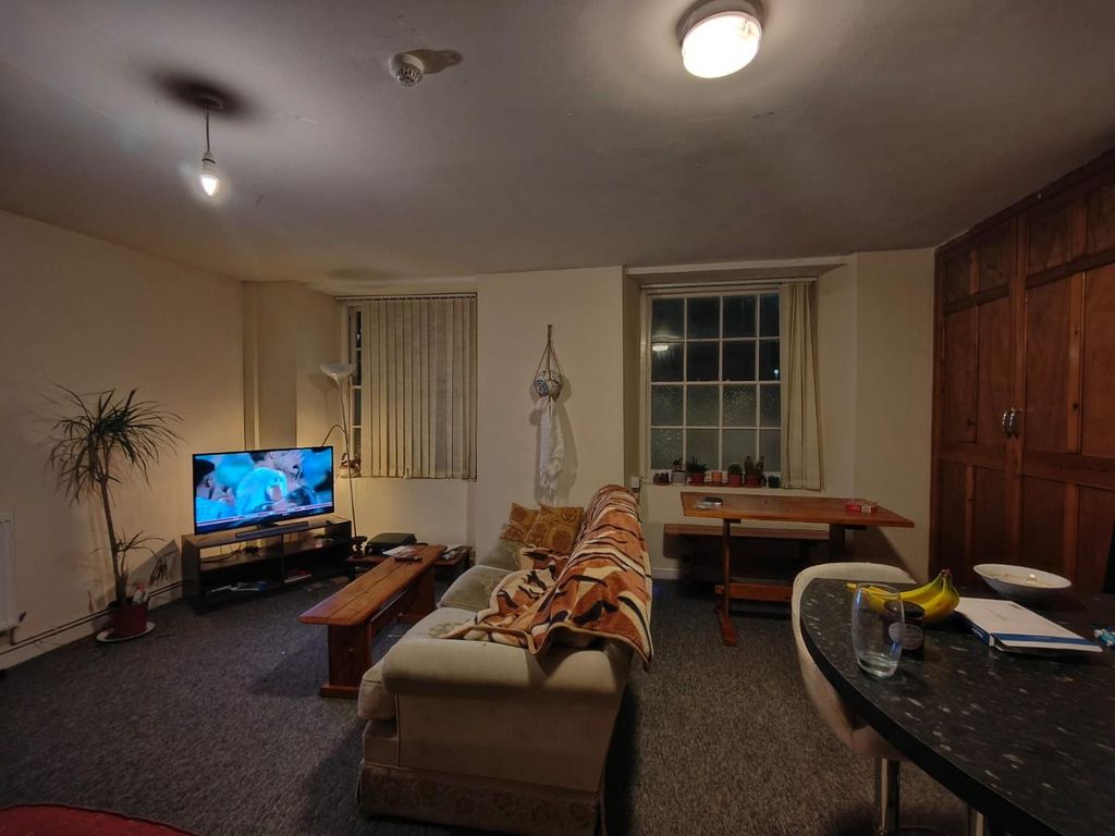 Property photo 2 of 7 8B66765d-81Ec-4549-Bfda-689929Eef8E4.Jpg