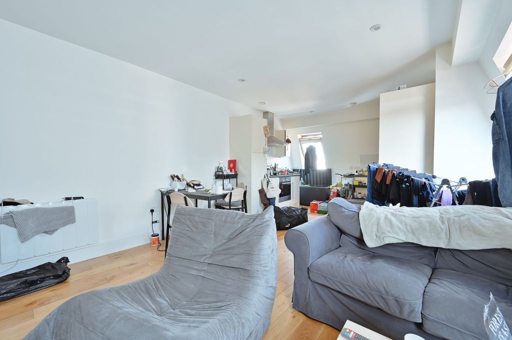 Property photo 3 of 8