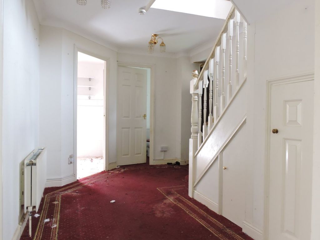 Property photo 2 of 24