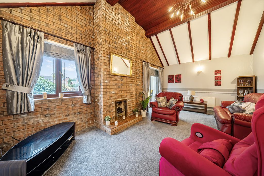 Property photo 2 of 13