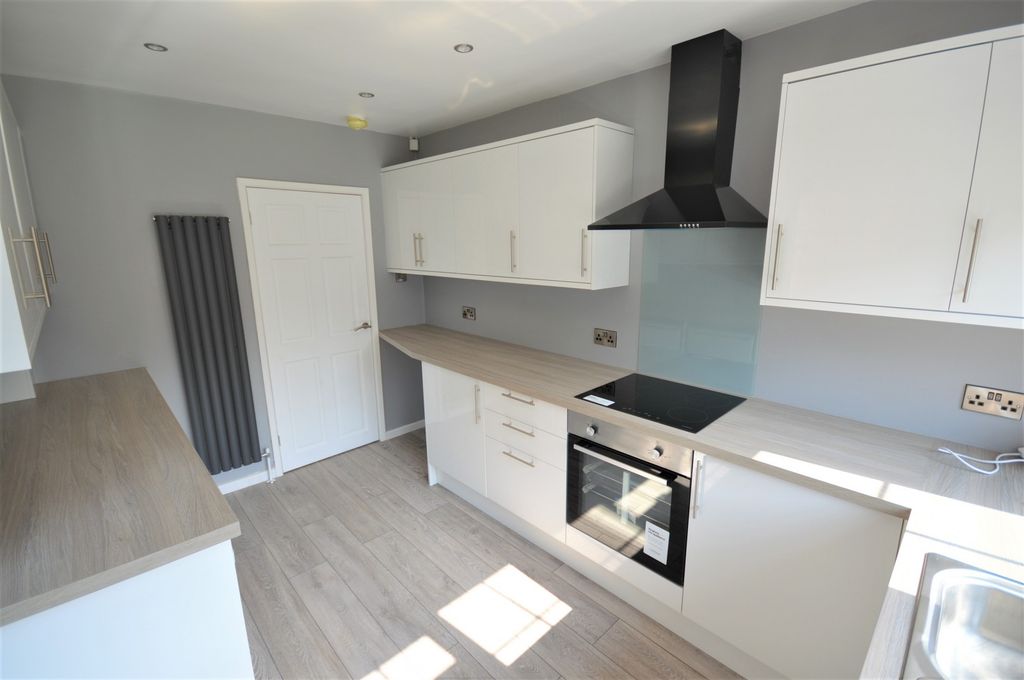 Property photo 2 of 15 Kitchen
