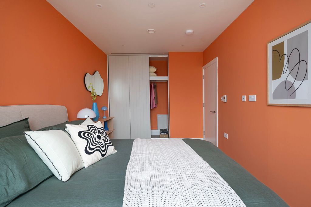 Property photo 1 of 32