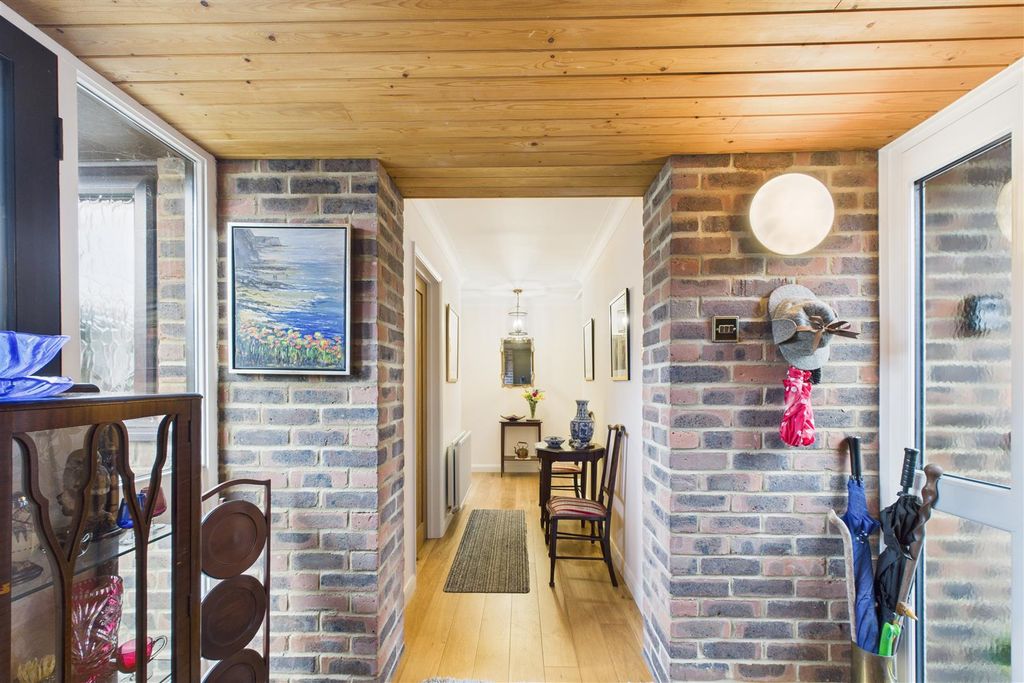 Property photo 2 of 31 Hallway