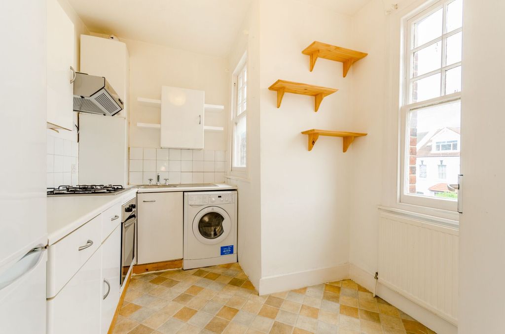 Property photo 2 of 6
