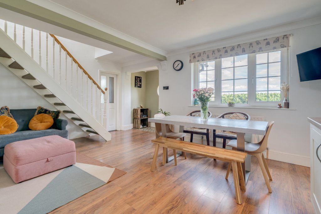 Property photo 3 of 31 Dining Area