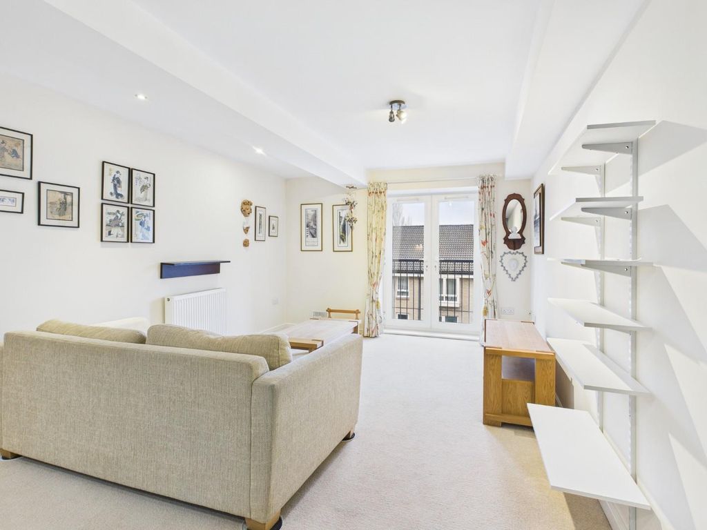 Property photo 3 of 12 Cam04899G0-Pr0246-Still002.Jpg