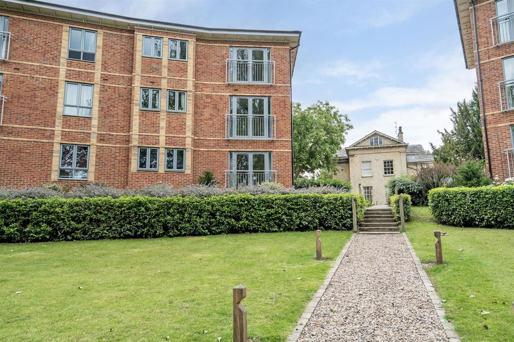 Property photo 1 of 13 External