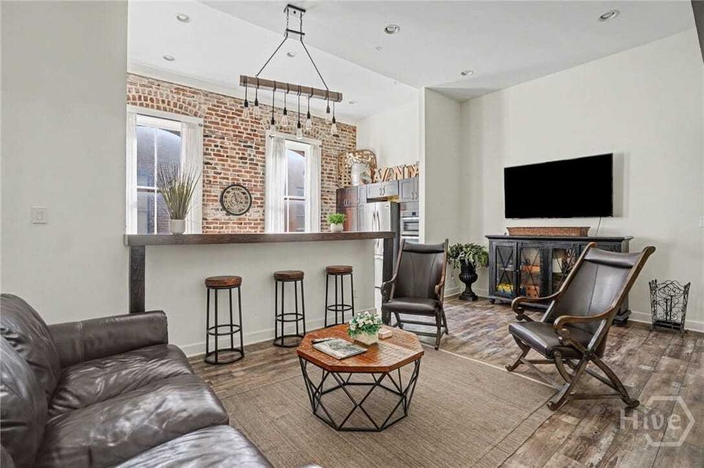 Property photo 1 of 31