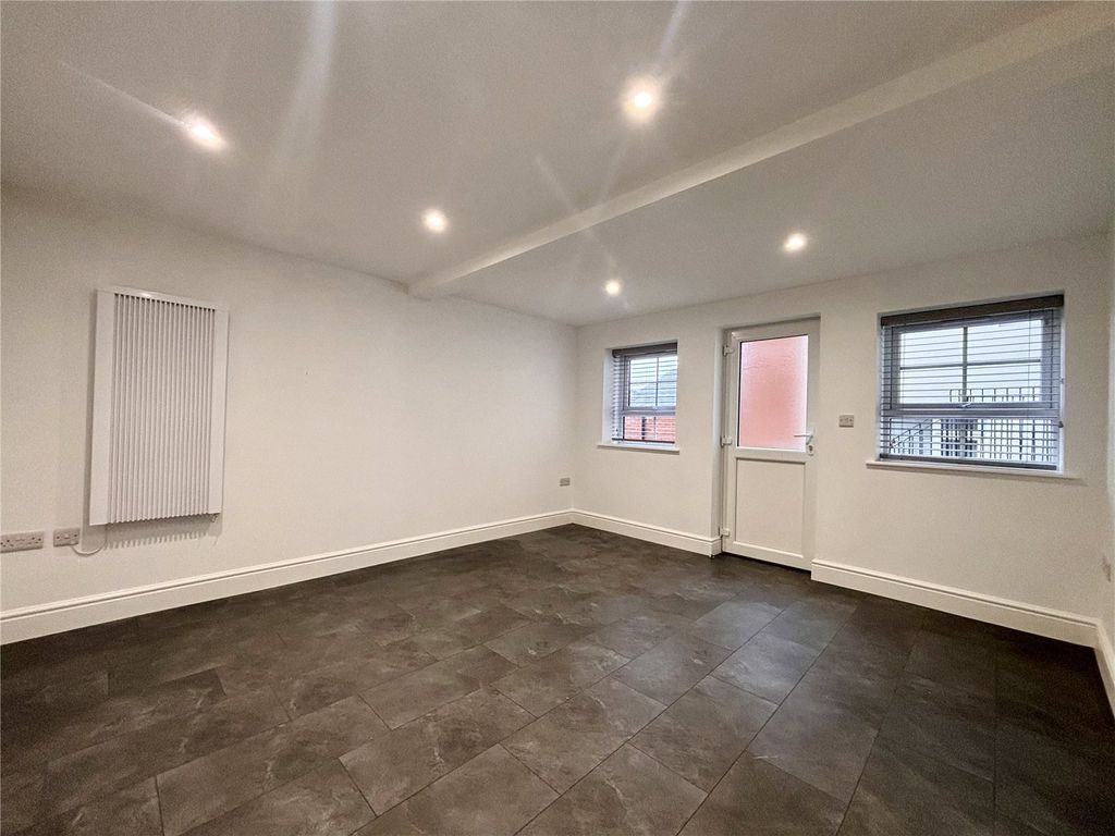 Property photo 3 of 13 Picture No. 14