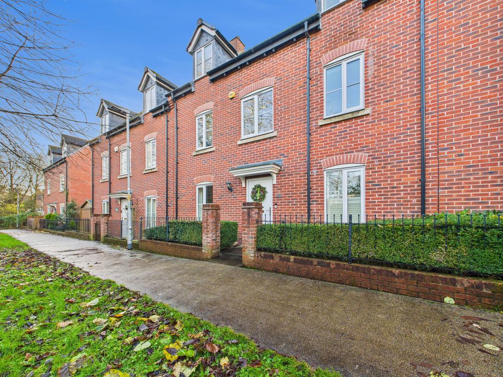 Property photo 1 of 28