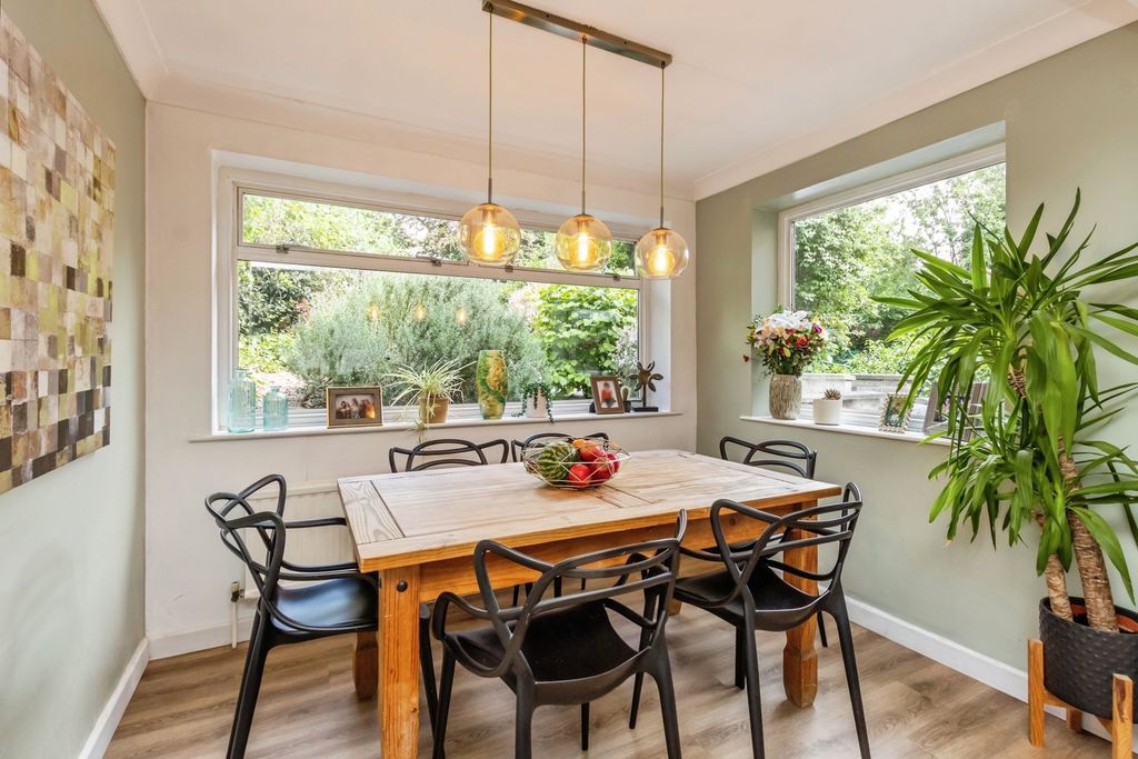 Property photo 1 of 18 Photo