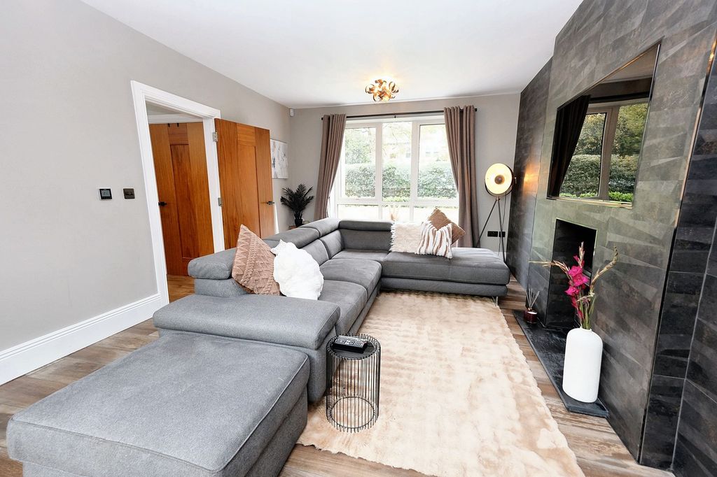 Property photo 3 of 71