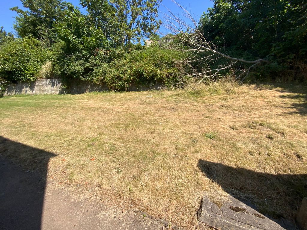 Property photo 3 of 6