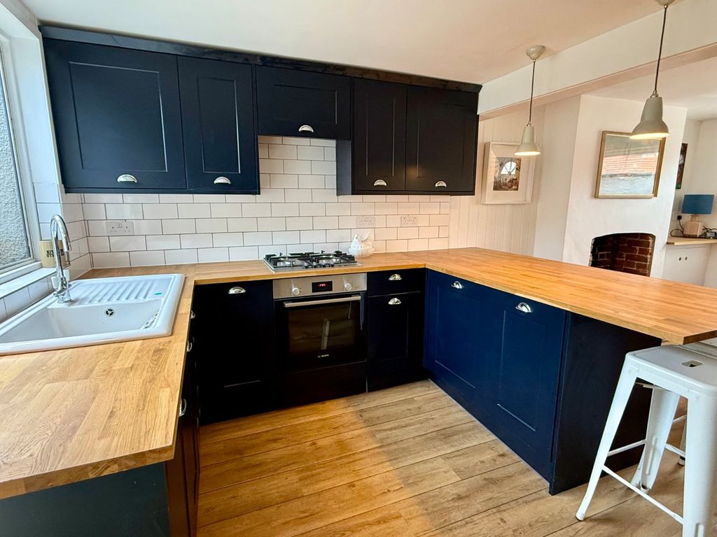 Property photo 2 of 11 Picture No. 17