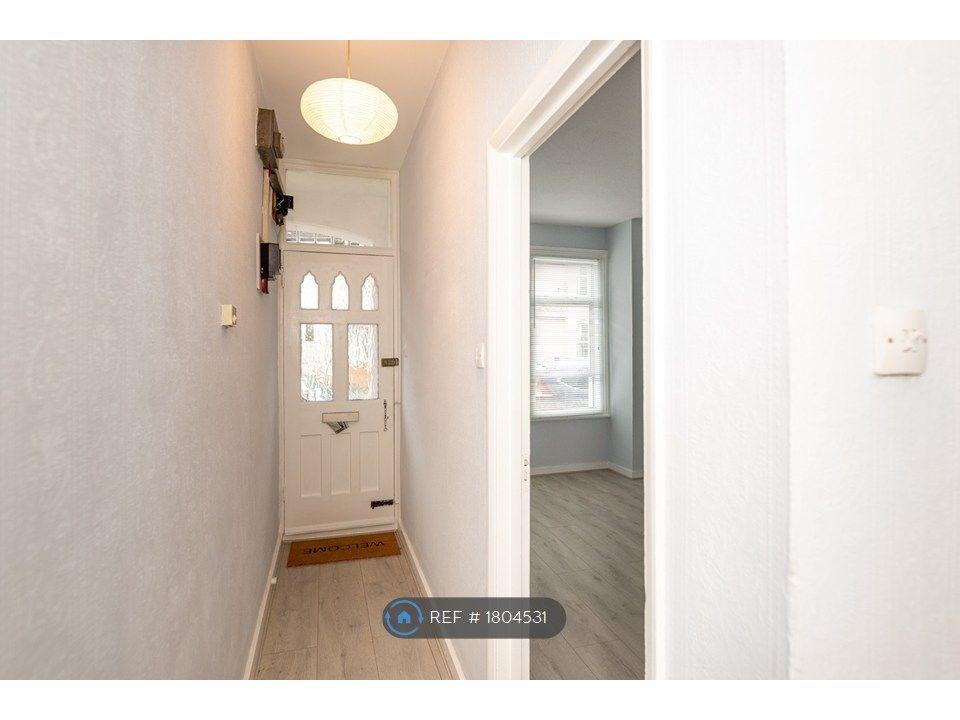 Property photo 3 of 32