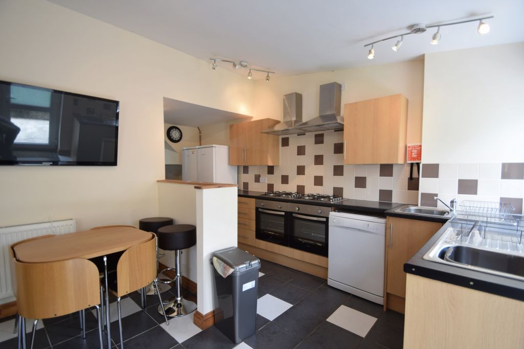 Property photo 1 of 22 Photo 5