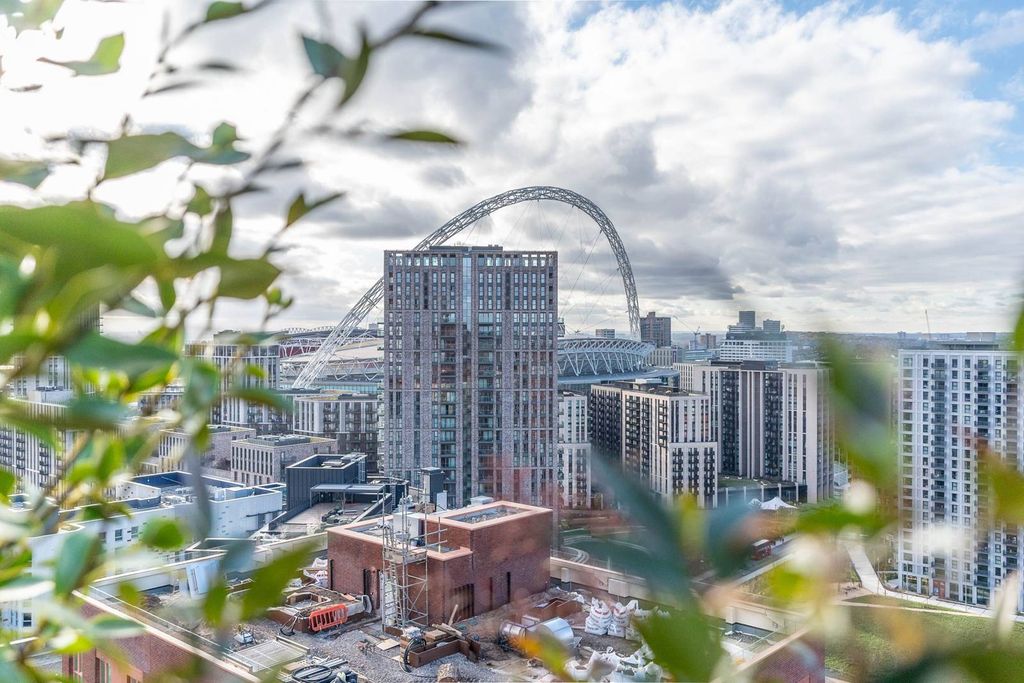 Property photo 3 of 14