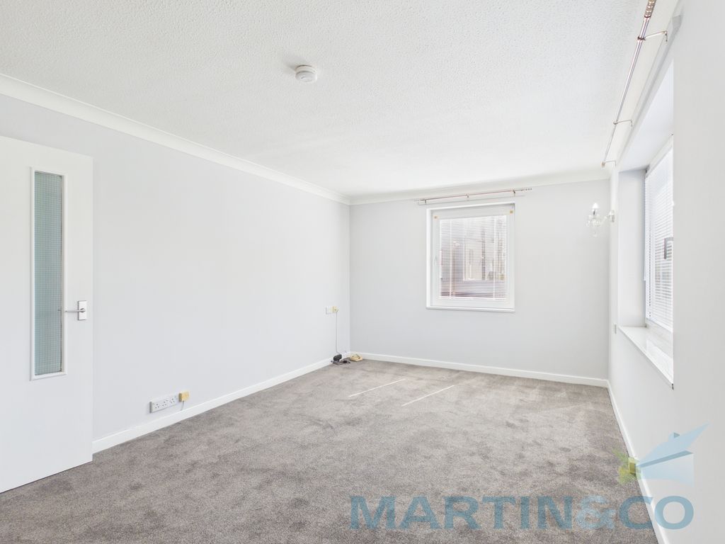 Property photo 3 of 10 Living Room Pic 2
