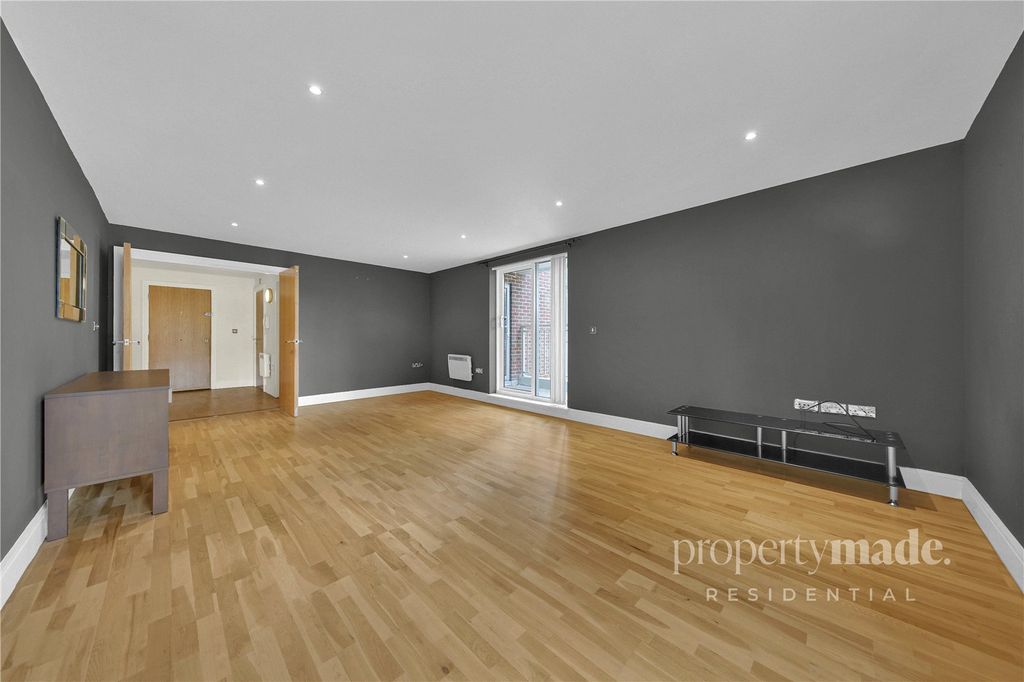 Property photo 2 of 22 Picture No. 13