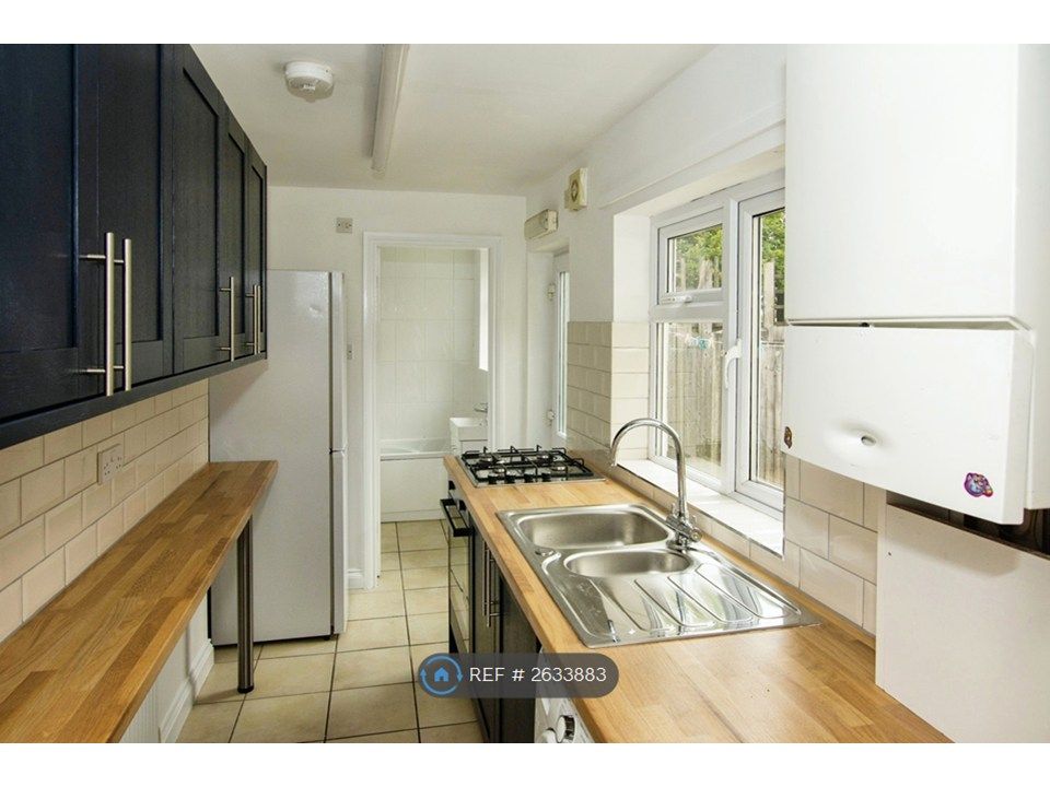 Property photo 1 of 32 Newly Installed Kitchen
