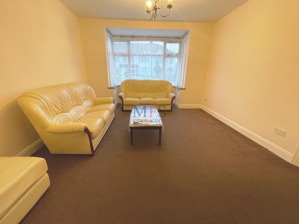 Property photo 3 of 23 Photo 8