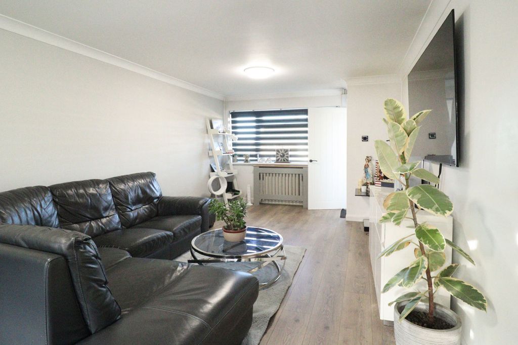 Property photo 2 of 17 Picture No. 18