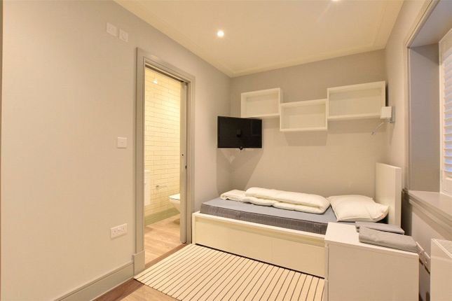 Property photo 1 of 7 Photo 02