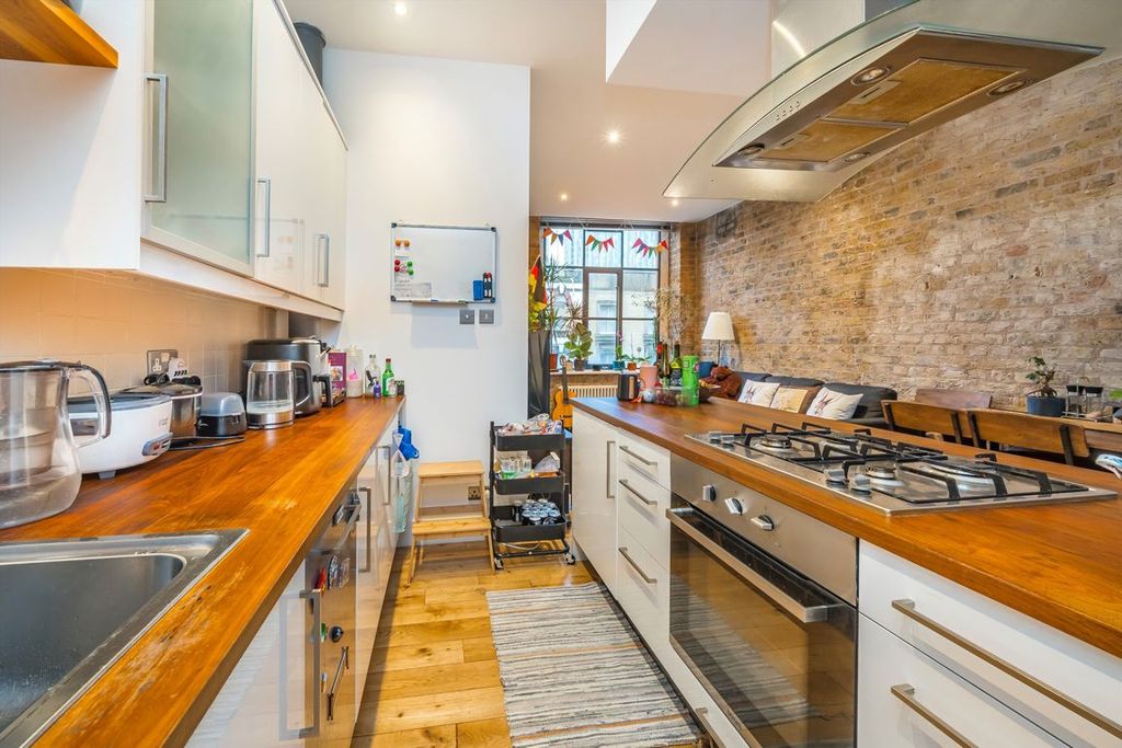 Property photo 3 of 6