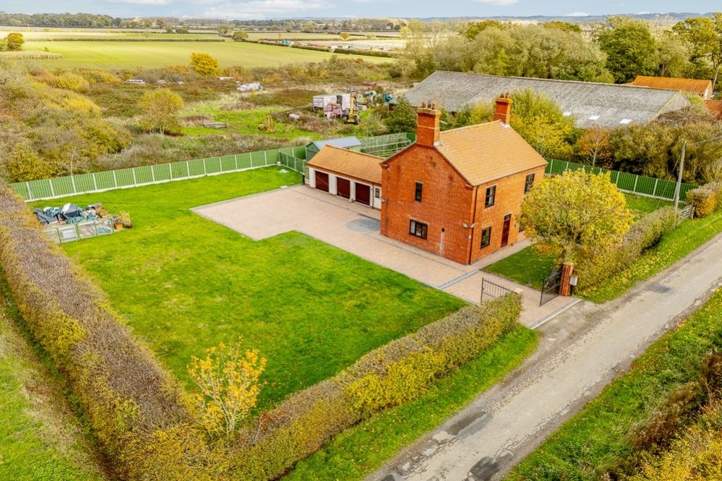 Property photo 1 of 29 Grange Farm Cottage (Bassingham)-2