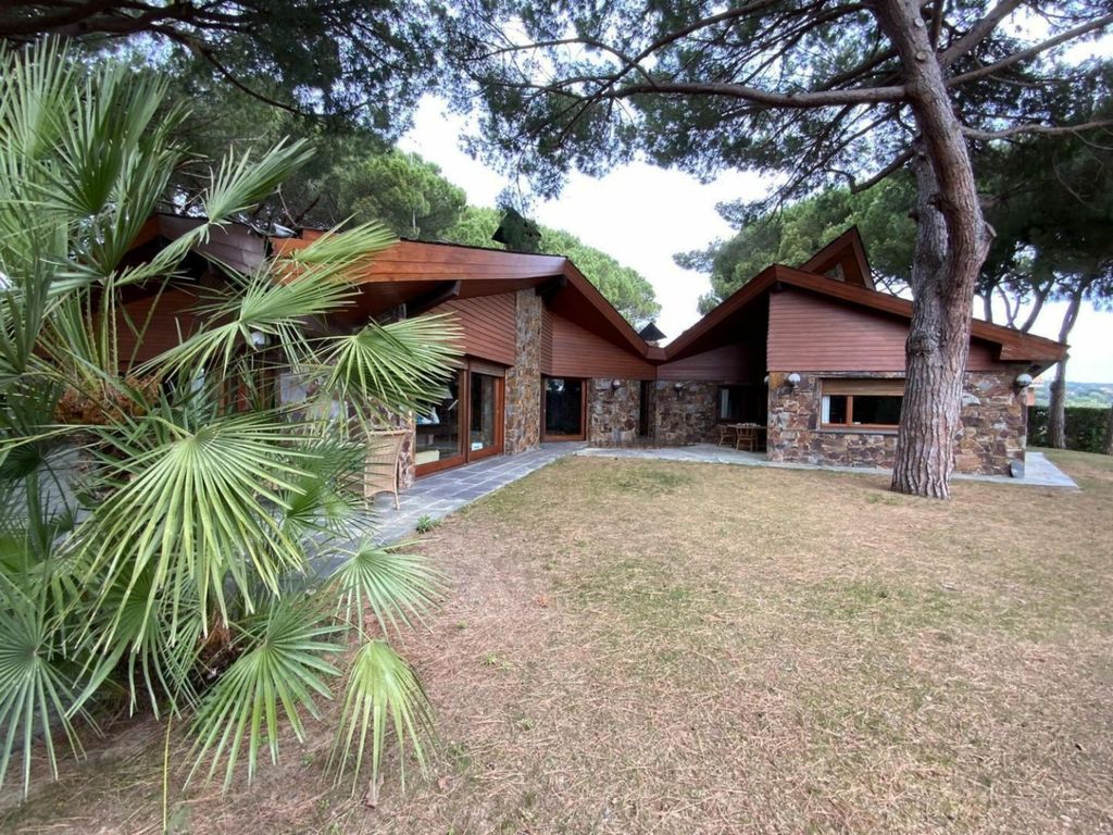 Property photo 3 of 35