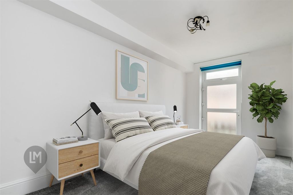 Property photo 3 of 6 Bedroom