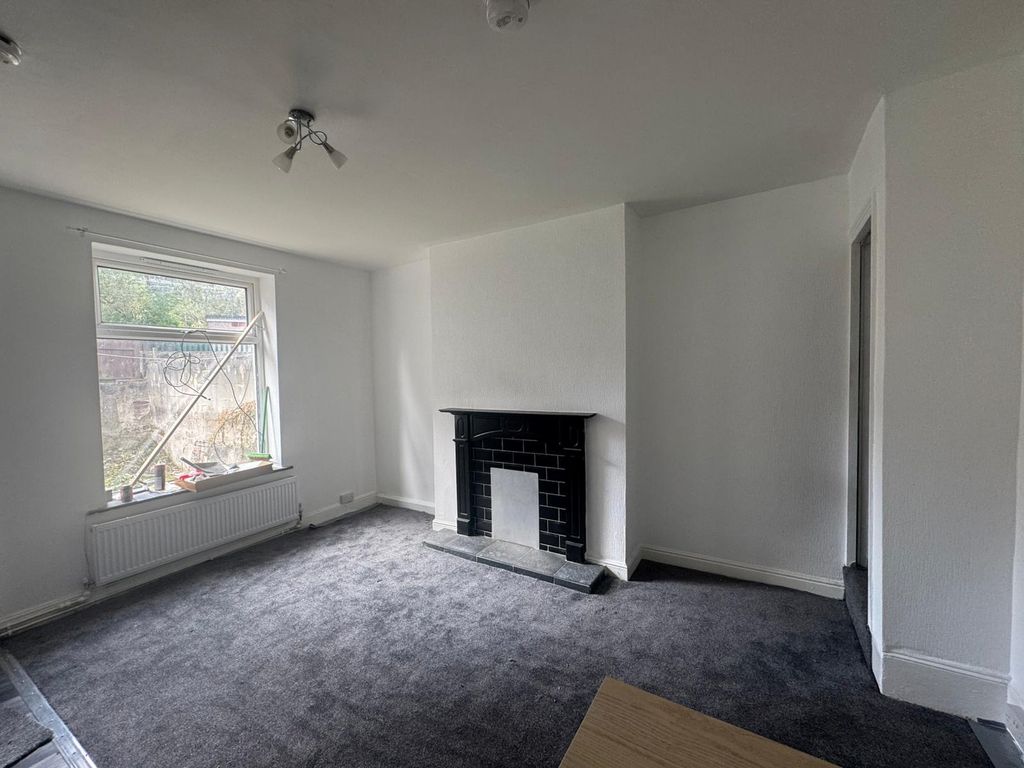 Property photo 2 of 9 Image