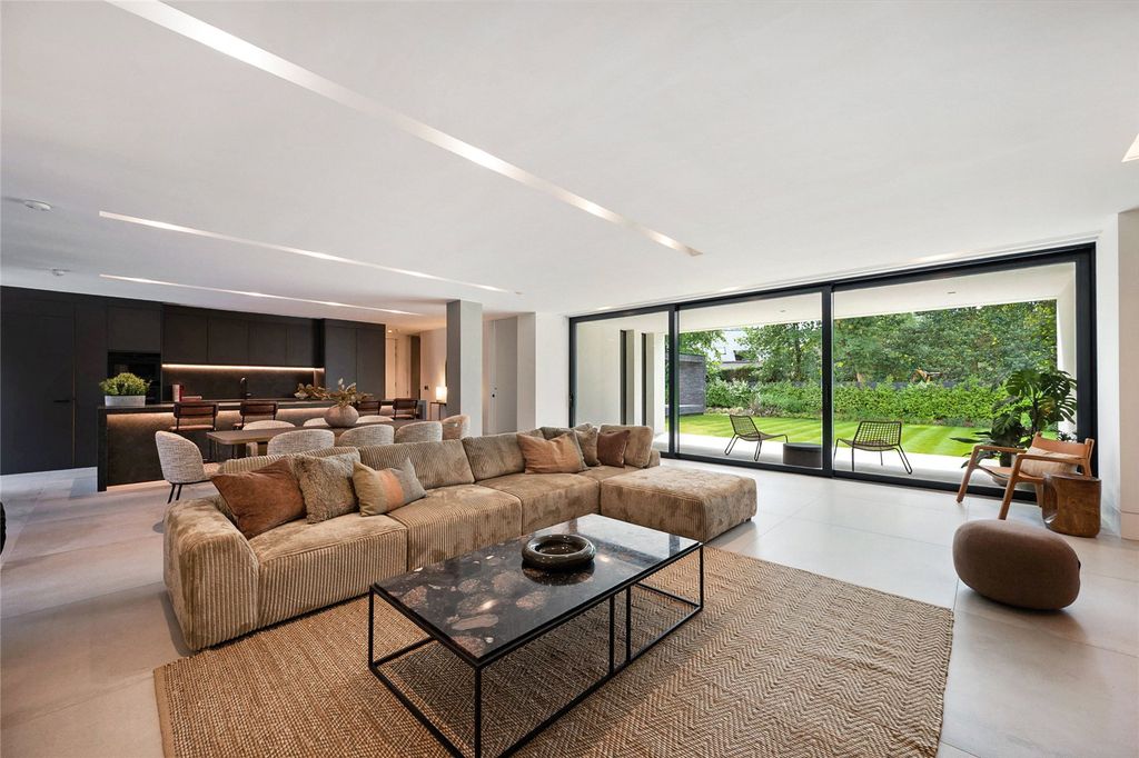 Property photo 1 of 14 Open Plan Living