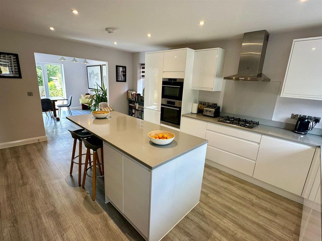 Property photo 2 of 22