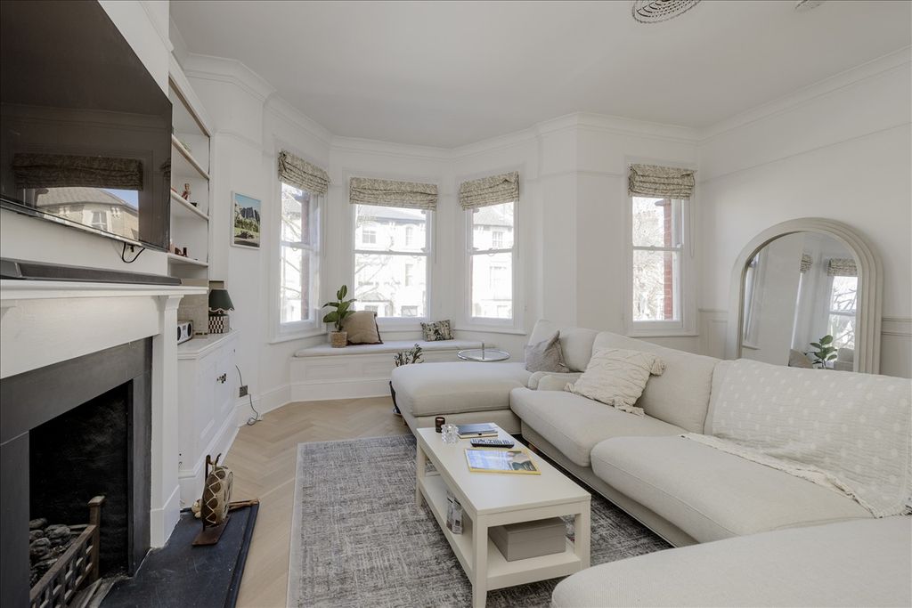 Property photo 1 of 8 Main Picture