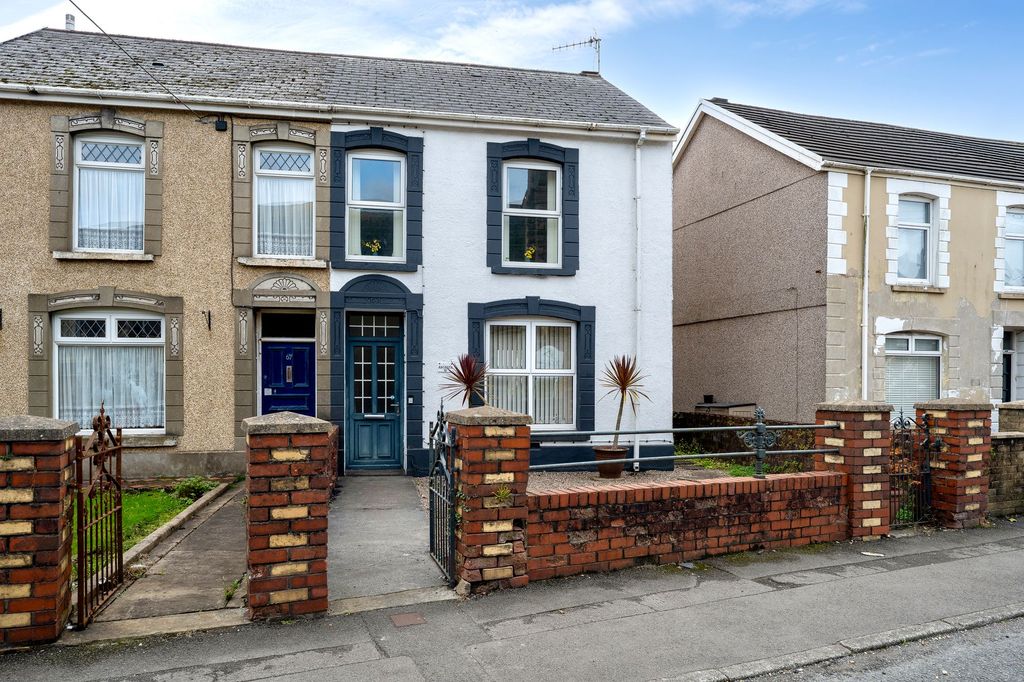 Property photo 1 of 41