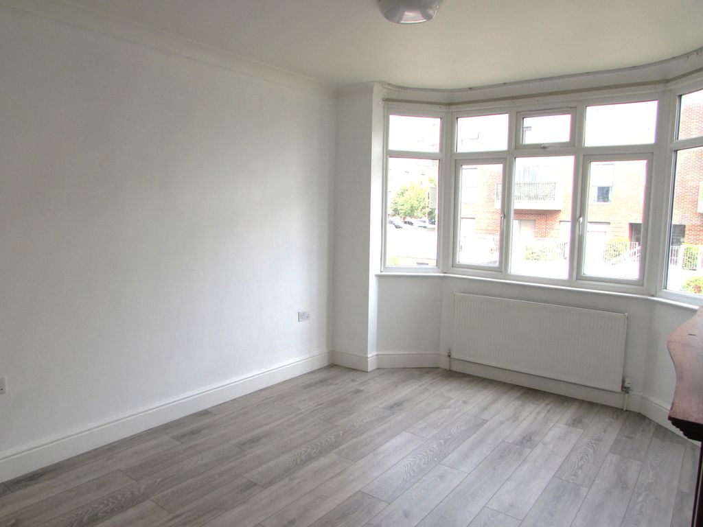 Property photo 3 of 9 Img 2340