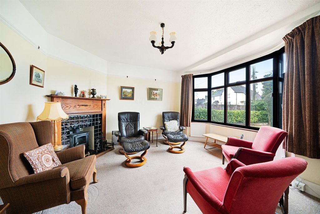 Property photo 3 of 25 Lounge