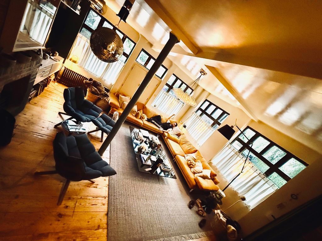 Property photo 2 of 43