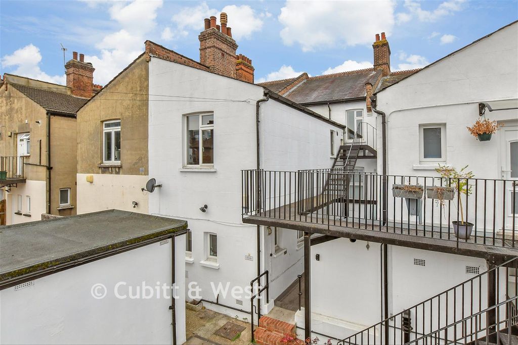 Property photo 1 of 10 External (Web)