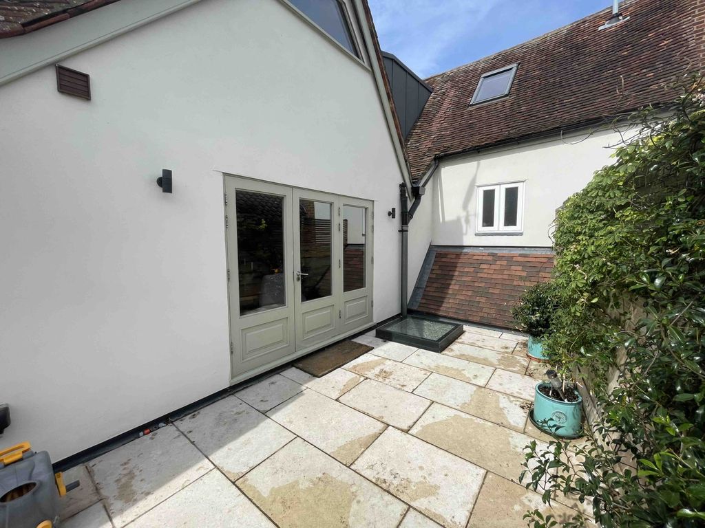 Property photo 1 of 19 Grade II Listed 3 Bed, 3 Bath, First Floor Split Level Apartment Based In The Heart Of Manningtree, Essex