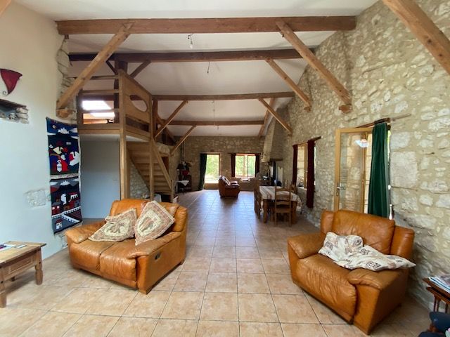 Property photo 2 of 22