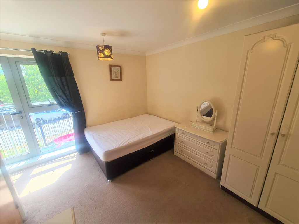 Property photo 3 of 8
