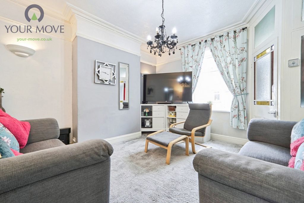 Property photo 3 of 27 Pbox-Img.Jpg
