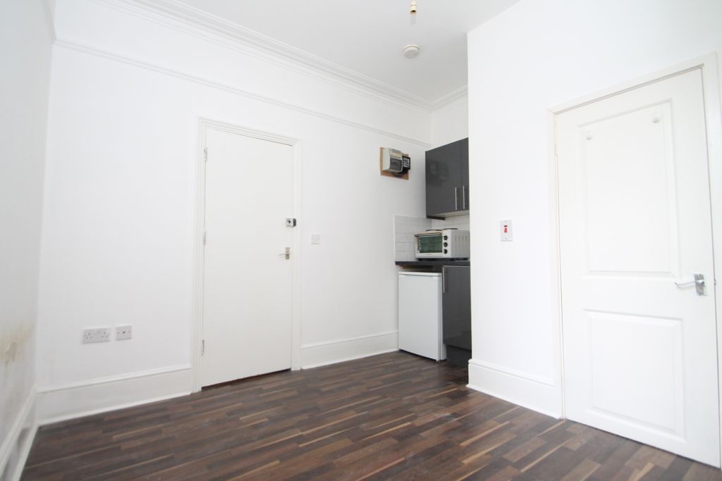 Property photo 2 of 8 B2